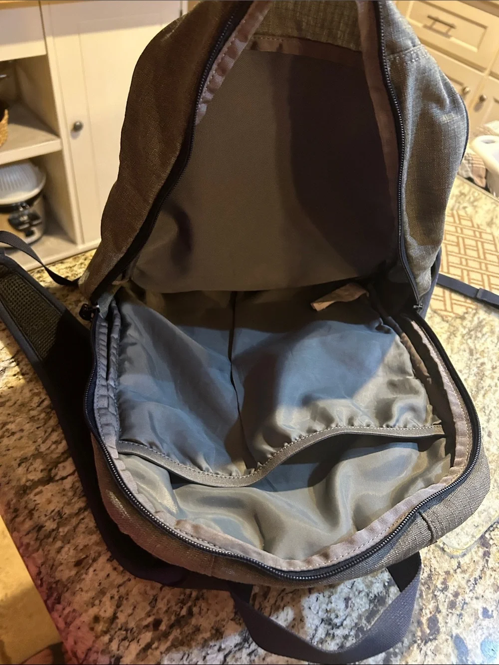 Gray Men's Timbuk2 Division Laptop Backpack, a versatile bag for travel